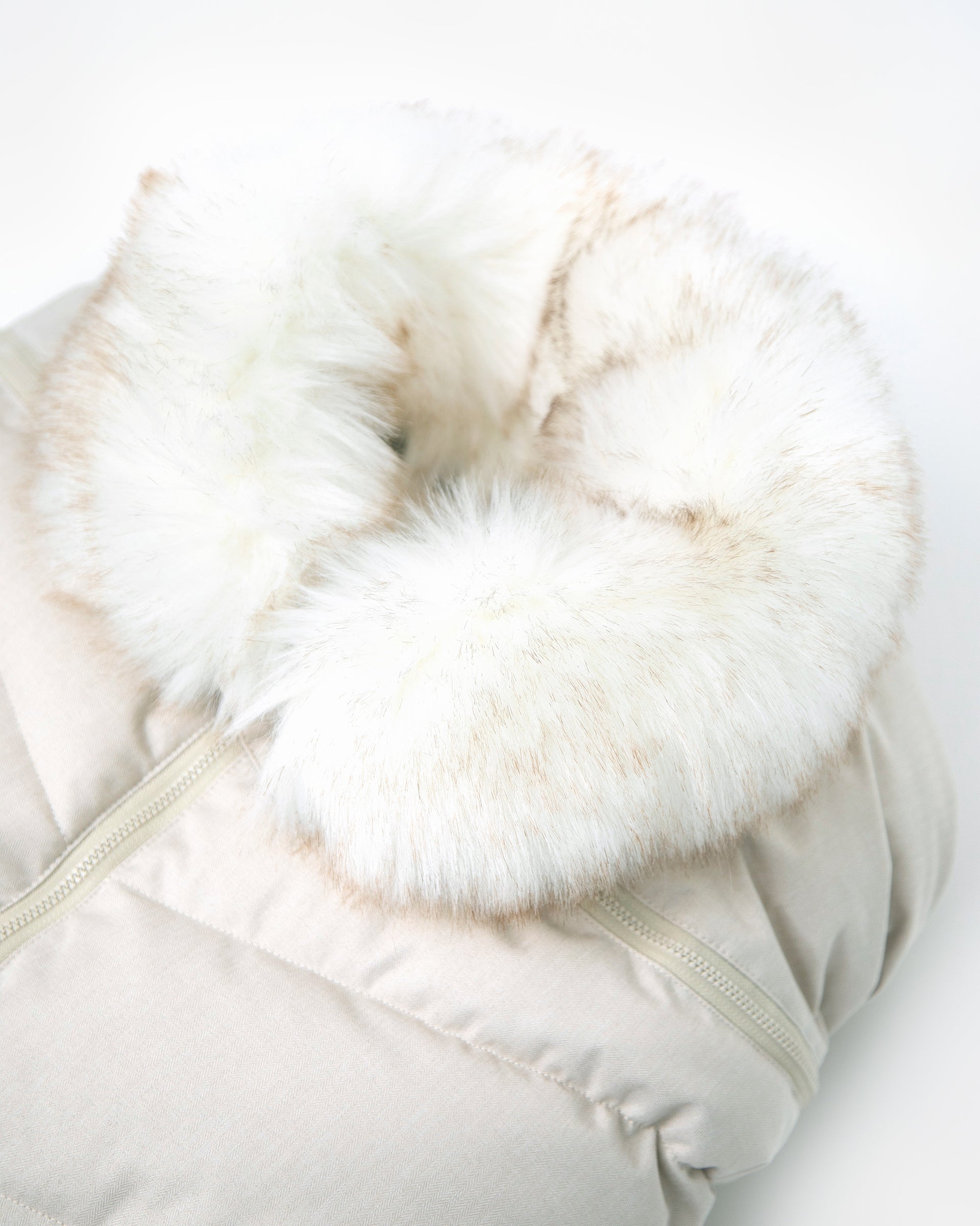 Heather Beige White Faux Fur//